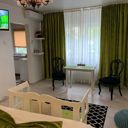 Cozy In A Quiet Area Apartament