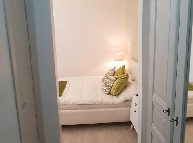 Апартаменты Cozy In A Quiet Area Крайова